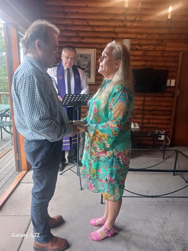 Wedding ceremony by Dr. Gerrit Rademeyer in Duiwelskloof (Modjadjiskloof)