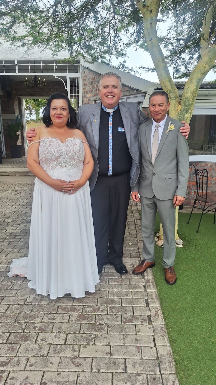 Wedding ceremony by Dr. Gerrit Rademeyer in Duiwelskloof (Modjadjiskloof)